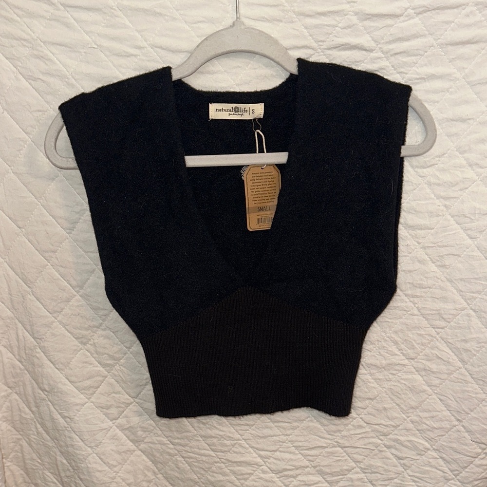 NWT NATURAL LIFE Black V-Neck Crop Top Sweater (S)